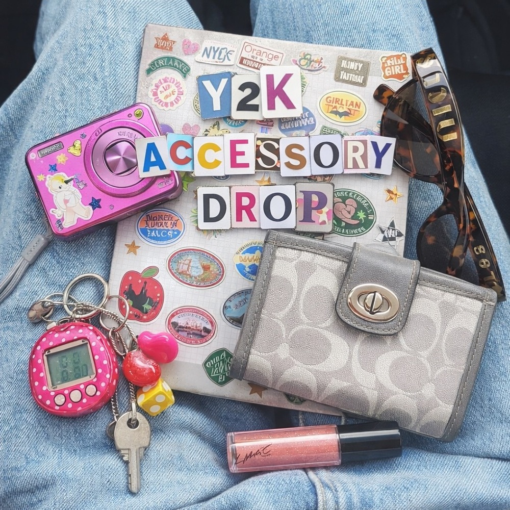 Y2K Accessory Drop | Coach Girl Era Revival 💿📱🩷🦋